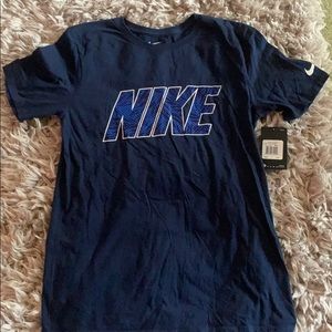 **brand new with tag** nike t shirt